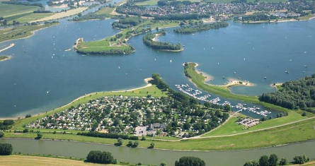 Foto Recreatiepark/Jachthaven De Veerstal